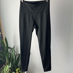 Old Navy Active Gray Leggings go dry L
